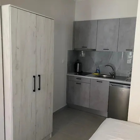 Daniela Apartments Nea Roda Exterior photo