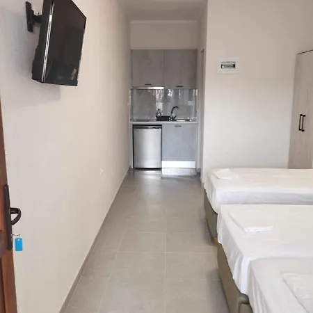 Daniela Apartments Nea Roda Exterior photo