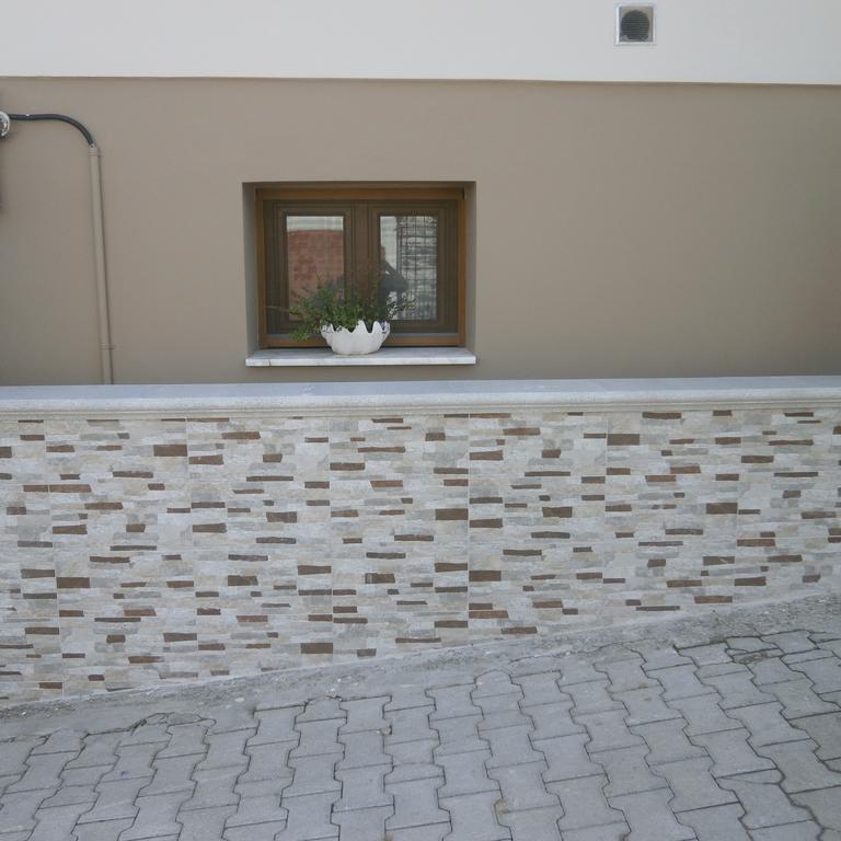 Apartament Daniela Nea Roda